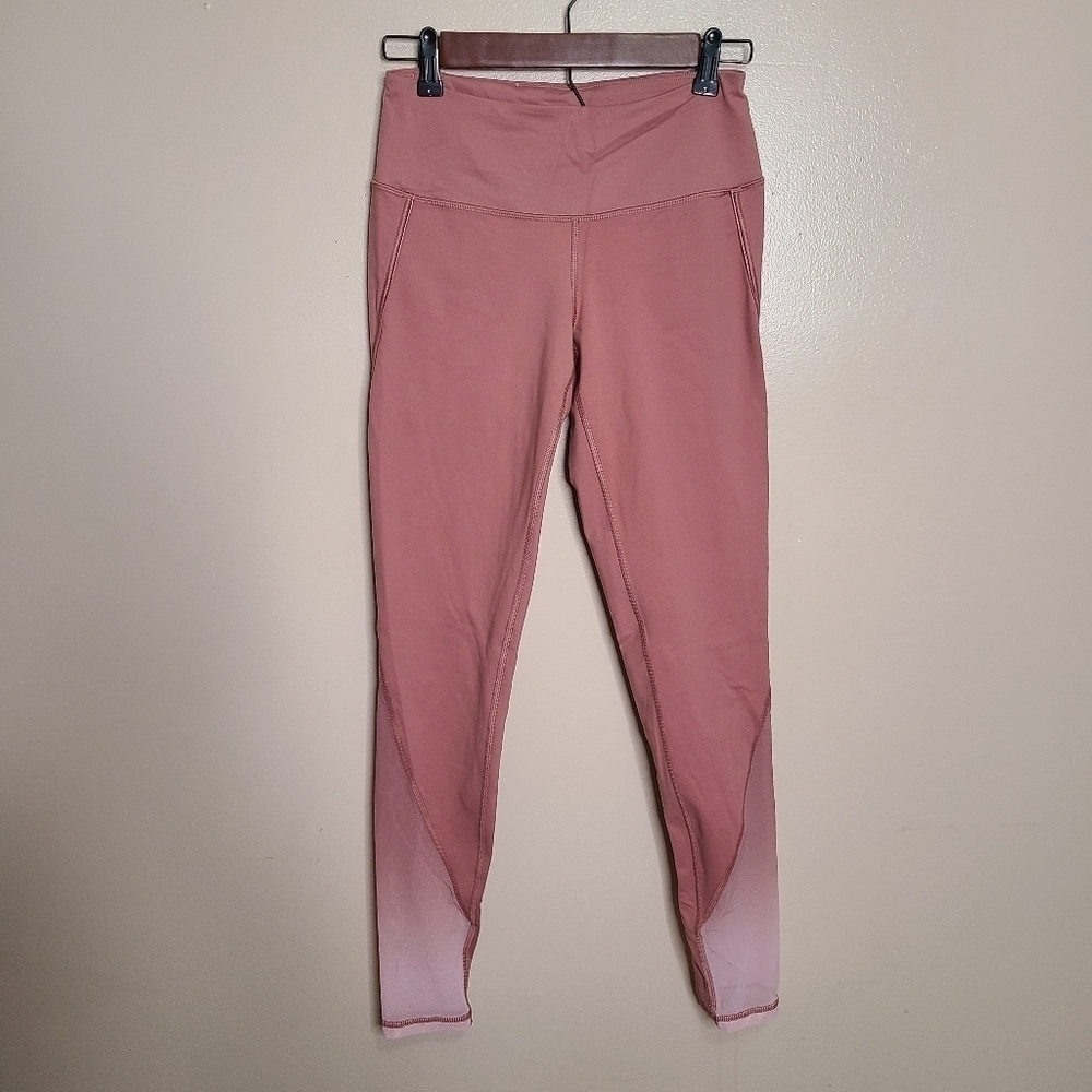 Victoria Sport Blush Knockout Leggings